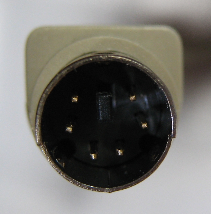 Conector macho PS/2 de seis pines